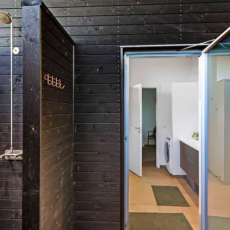 Vakantiehuis New Modern Near The *